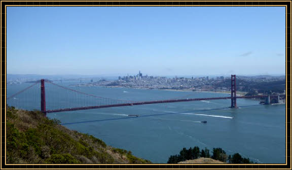 Blick auf die Golden Gate Bridge und San Francisco